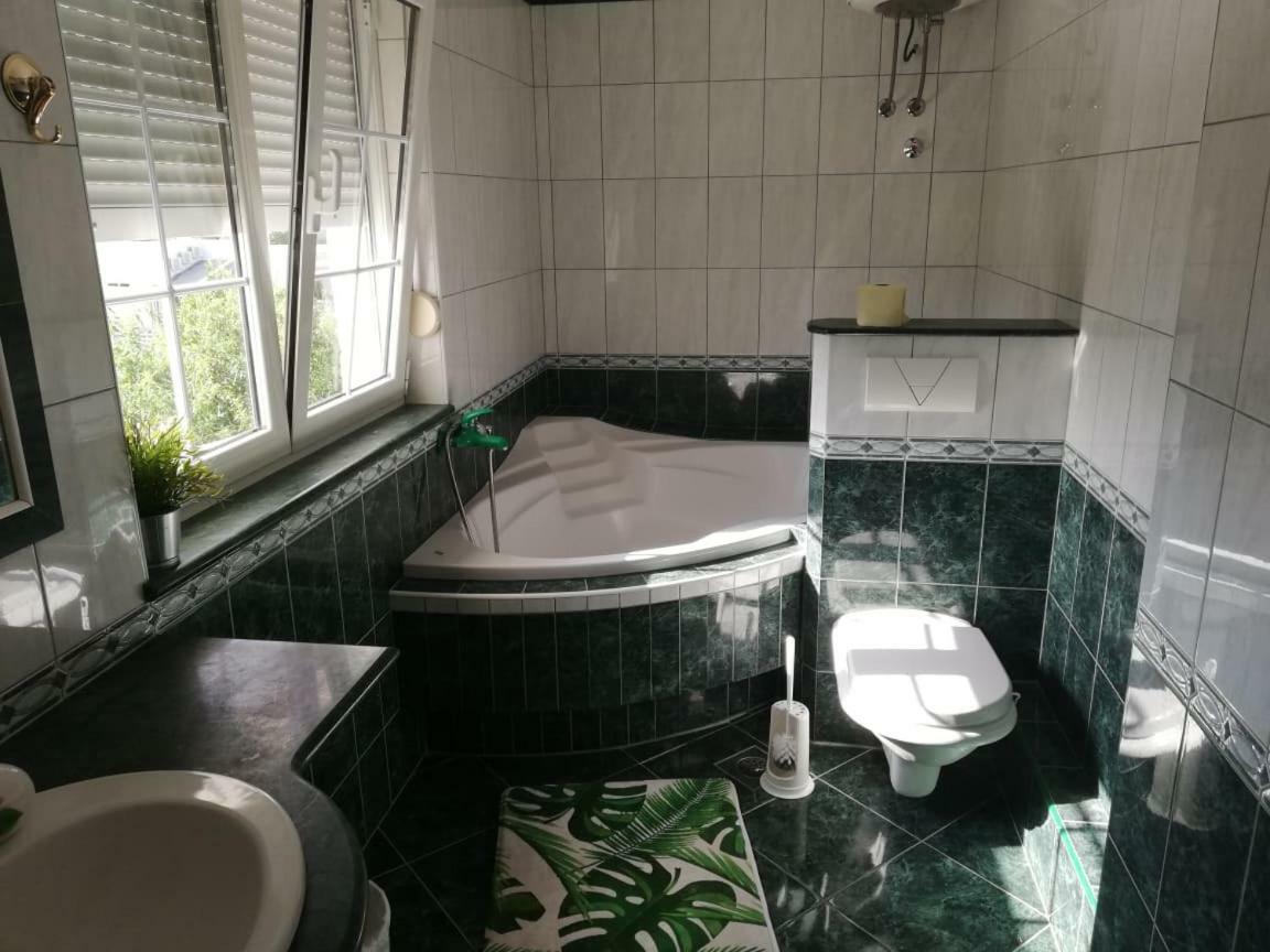 Apartamento Pacho Baška Voda Exterior foto